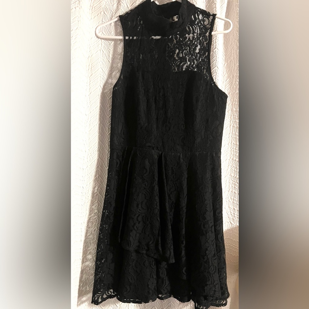 Adelyn Rae lace mini dress, size large